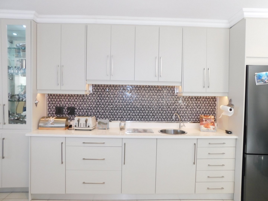 4 Bedroom Property for Sale in Harbour Island Western Cape